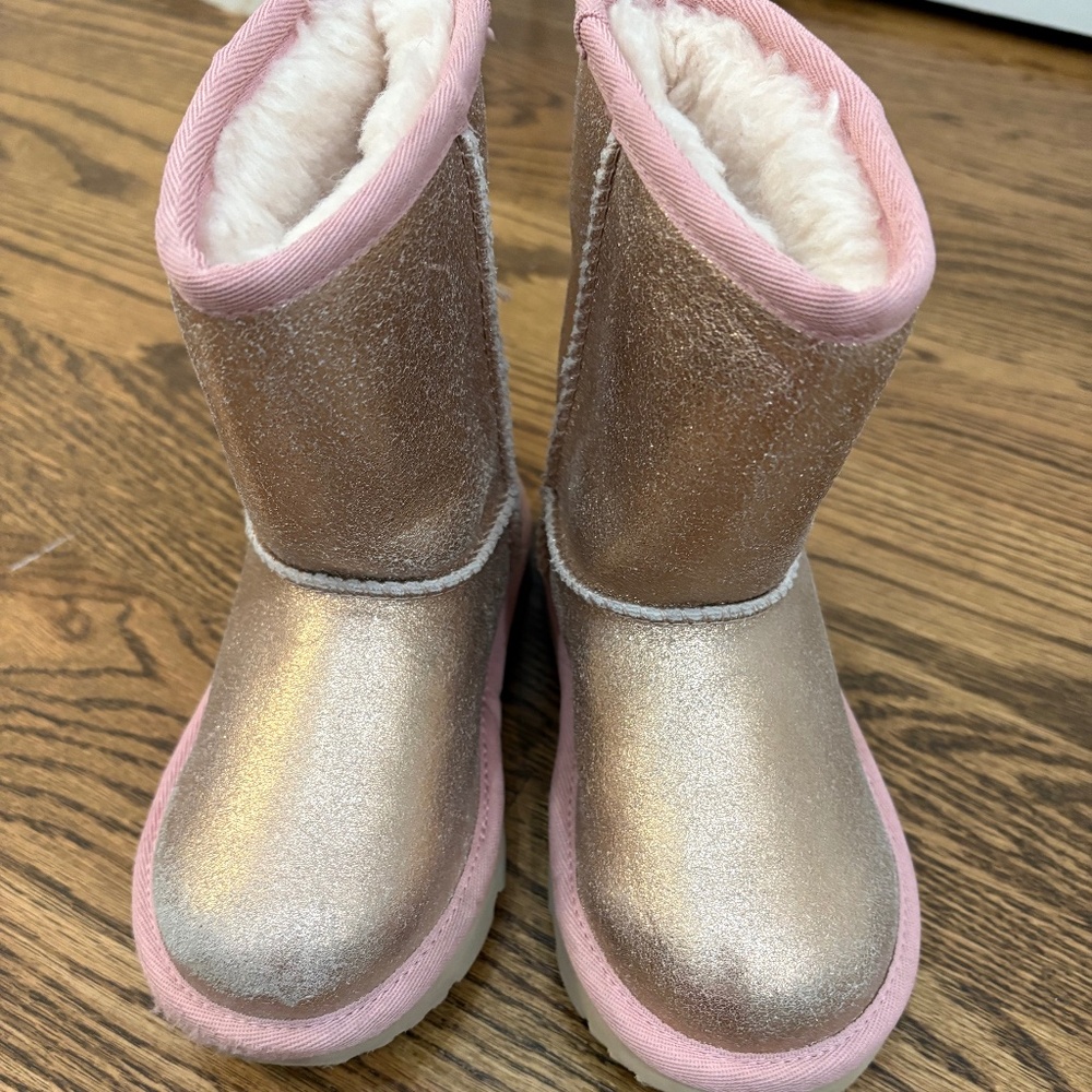 UGG (10 toddler) Classic Short II Water Resistant Genuine Shearling Boot